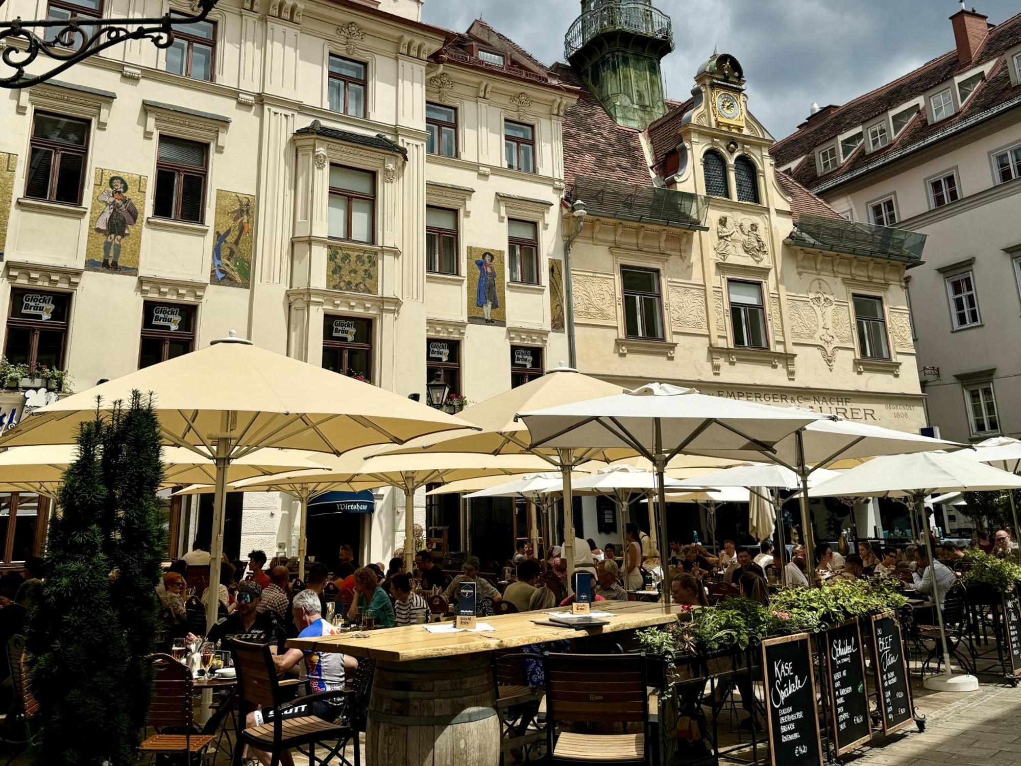 Boho Design Studio - Historic City Center With Free Parking & Aircon By Hero Homes Graz Esterno foto
